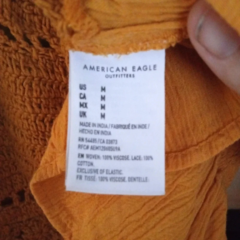 American Eagle Crochet Front Long Sleeve Peasant Style Crop Top Size Medium